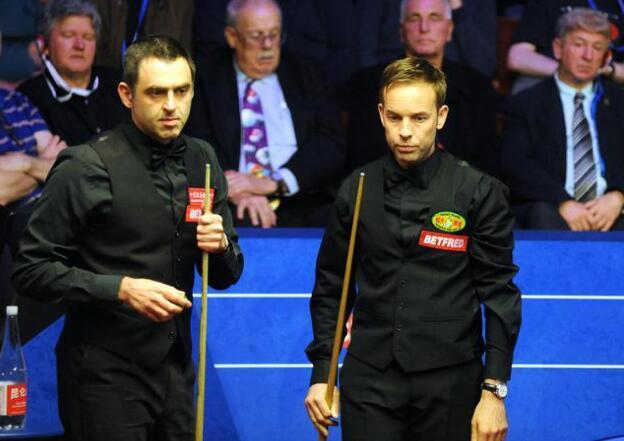 激烈竞争的 激烈竞争的